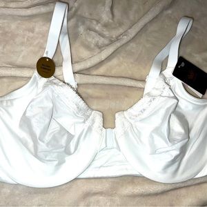 Wacoal Size 40D White front closure Bra